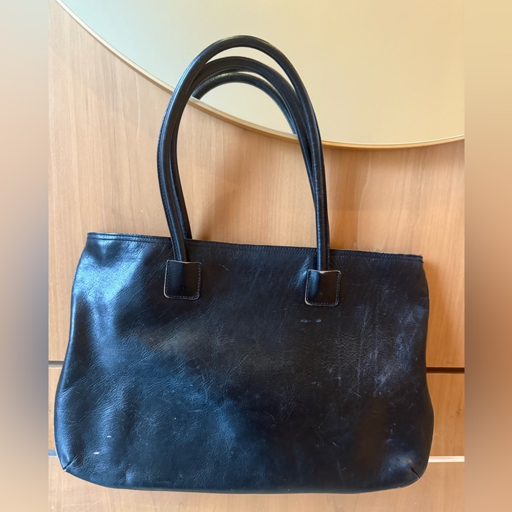 Elegant Pre-Loved Club Monaco Black Leather Tote Bag